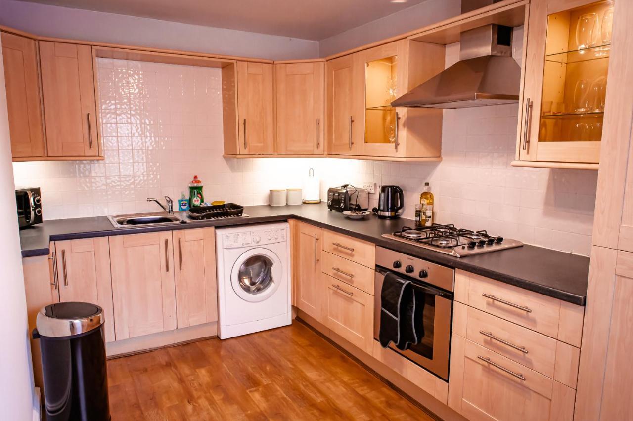 Lord Street - 2 Beautiful Apartments - Sleep Up To 14 Guests - By Rework Accommodation 切斯特 外观 照片