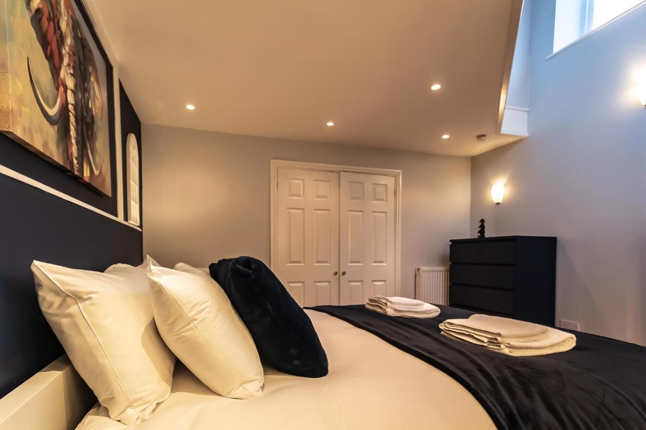 Lord Street - 2 Beautiful Apartments - Sleep Up To 14 Guests - By Rework Accommodation 切斯特 外观 照片