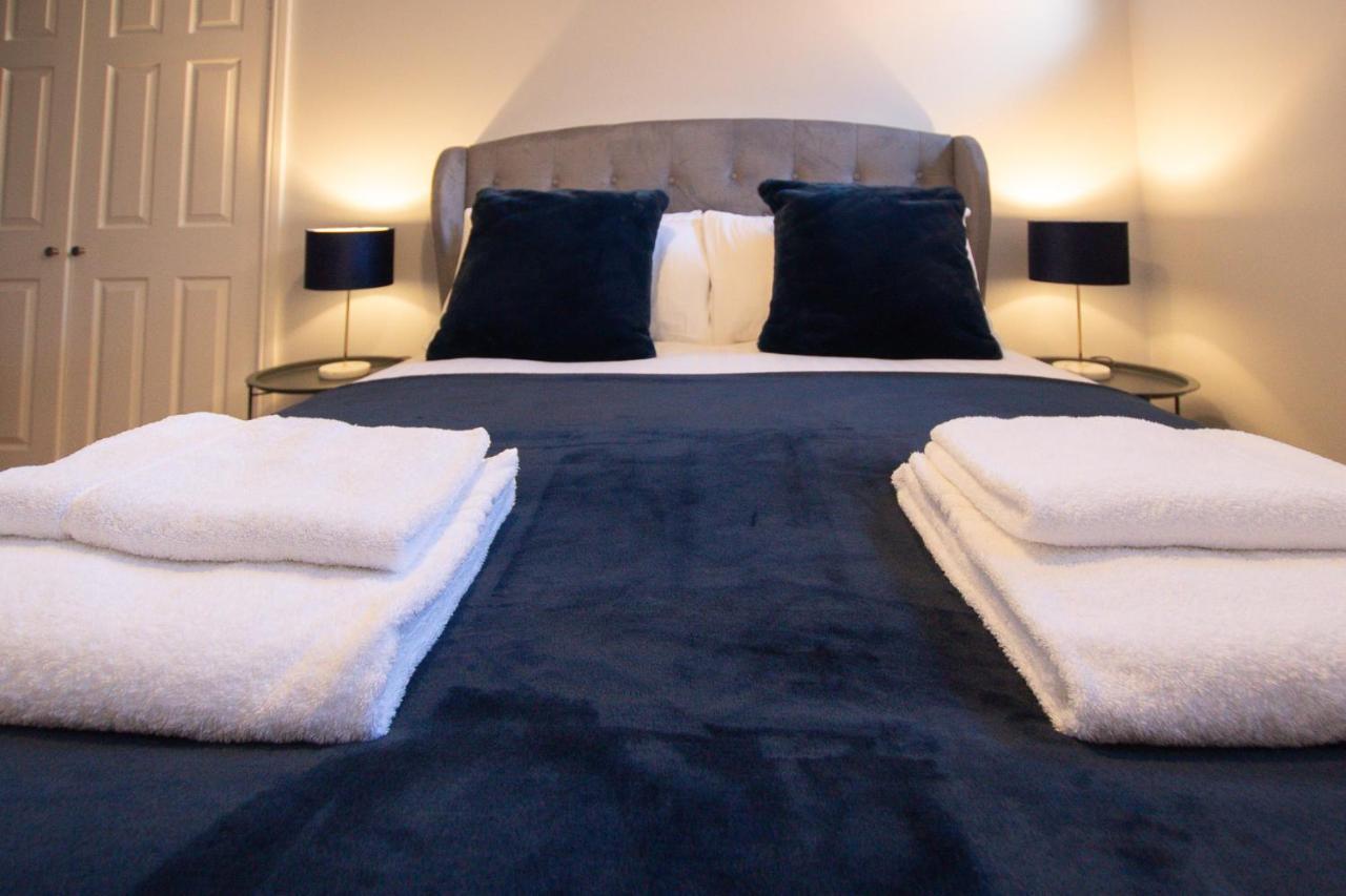 Lord Street - 2 Beautiful Apartments - Sleep Up To 14 Guests - By Rework Accommodation 切斯特 外观 照片