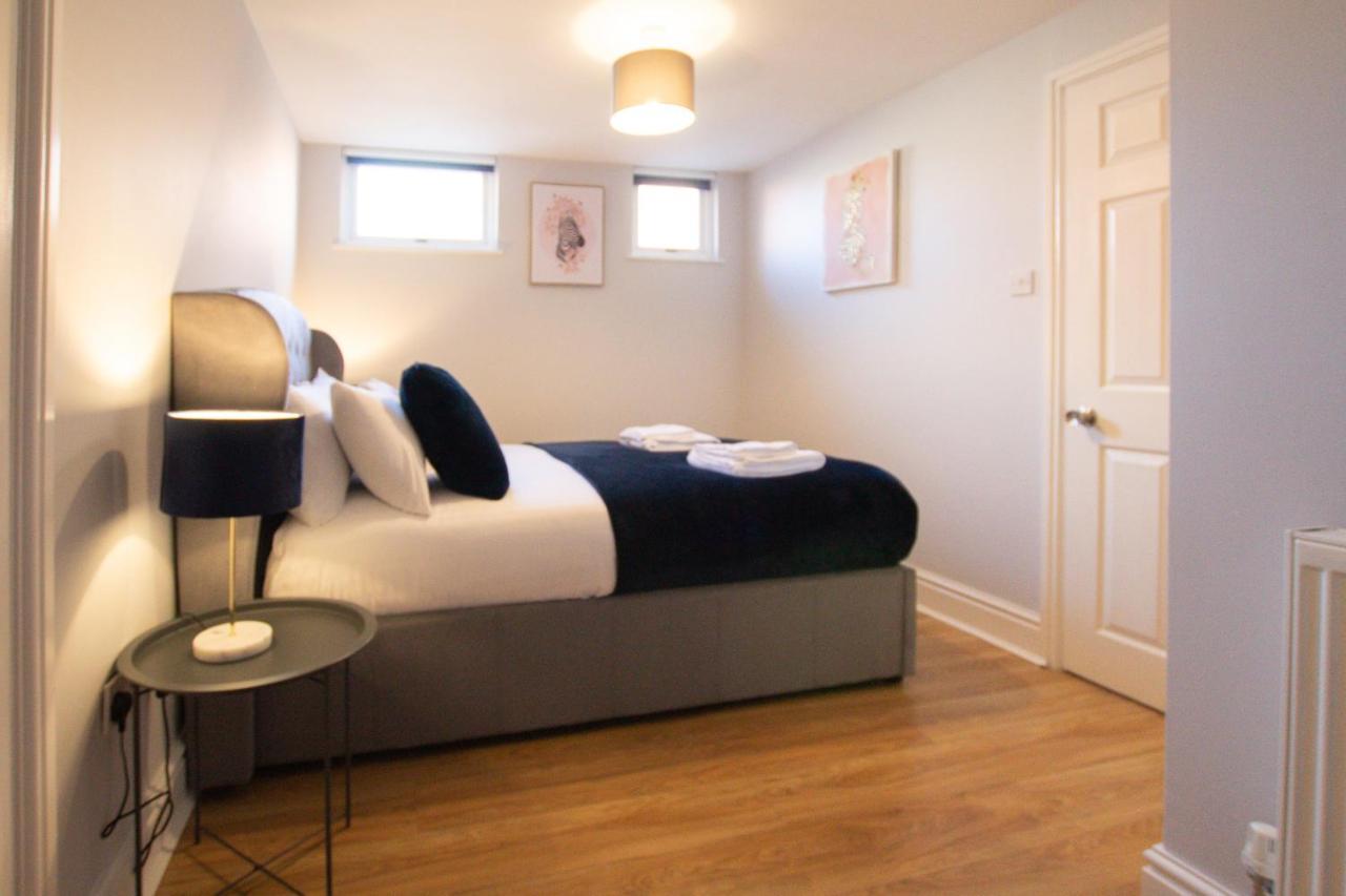 Lord Street - 2 Beautiful Apartments - Sleep Up To 14 Guests - By Rework Accommodation 切斯特 外观 照片